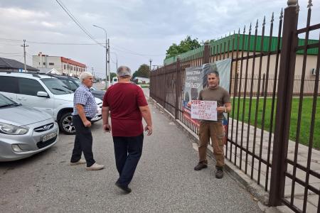 Кабардино-Балкария. Коммунисты Эльбрусского, Лескенского и Урванского районов вышли на одиночные пикеты в поддержку кандидатов от КПРФ