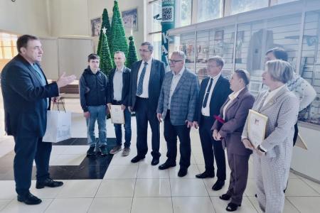 Руководитель фракции КПРФ в Мособлдуме Александр Наумов открыл хоккейный турнир, посвященный 88-летию города Ступино