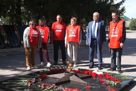 В празднике в честь юбилея рабочего поселка Нововаршавка принял участие первый секретарь Омского обкома КПРФ, депутат Госдумы РФ Андрей Алехин