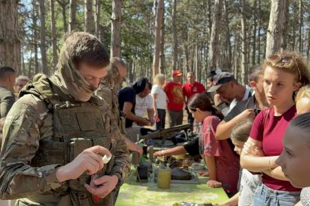 Херсонские и запорожские коммунисты открыли детскую площадку
