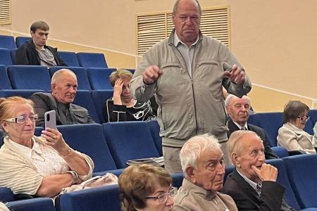 Завершился визит Владимира Кашина в Серпухов встречей с жителями в ДК «Большевик»