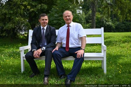 Геннадий Зюганов посетил музей-усадьбу Спасское-Лутовиново