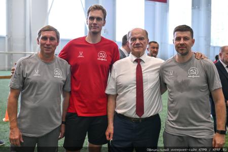 Геннадий Зюганов: Мы — народ победы!