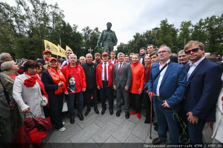 Геннадий Зюганов: Фидель Кастро показал нам пример, как следует бороться, жить и побеждать