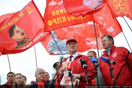 КПРФ отправила 159-й гуманитарный конвой под лозунгом «Все для Победы!»