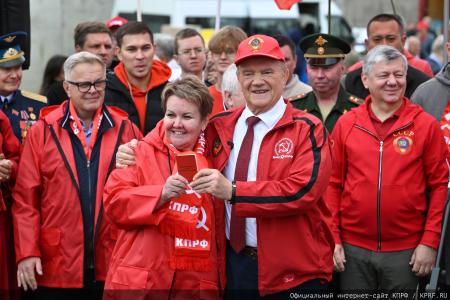 КПРФ отправила 159-й гуманитарный конвой под лозунгом «Все для Победы!»