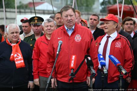 КПРФ отправила 159-й гуманитарный конвой под лозунгом «Все для Победы!»