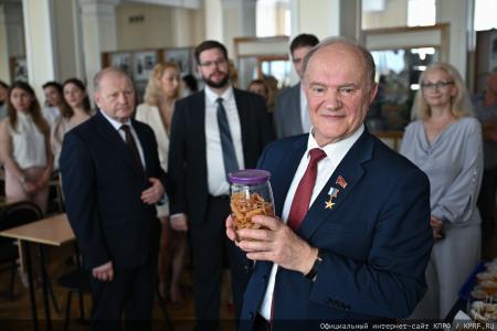 Геннадий Зюганов: Мы — народ победы!