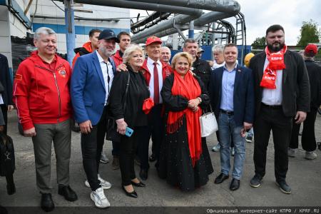КПРФ отправила 159-й гуманитарный конвой под лозунгом «Все для Победы!»