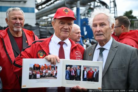 КПРФ отправила 159-й гуманитарный конвой под лозунгом «Все для Победы!»