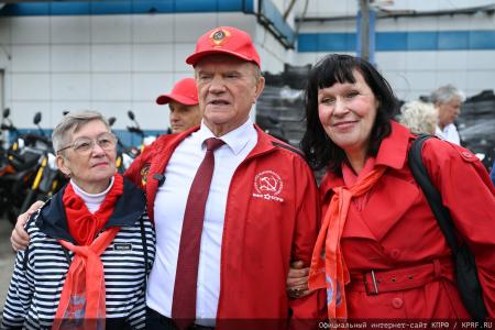 КПРФ отправила 159-й гуманитарный конвой под лозунгом «Все для Победы!»