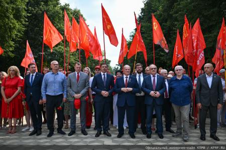 Геннадий Зюганов: Мы — народ победы!