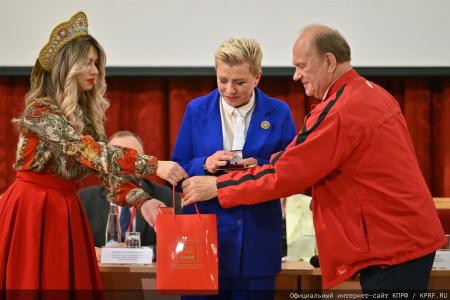 Геннадий Зюганов: Пчеловодство - самое удивительное и любимое занятие
