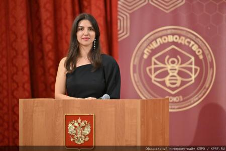 Геннадий Зюганов: Пчеловодство - самое удивительное и любимое занятие
