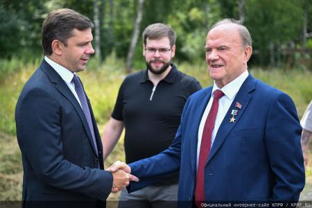 Геннадий Зюганов посетил музей-усадьбу Спасское-Лутовиново