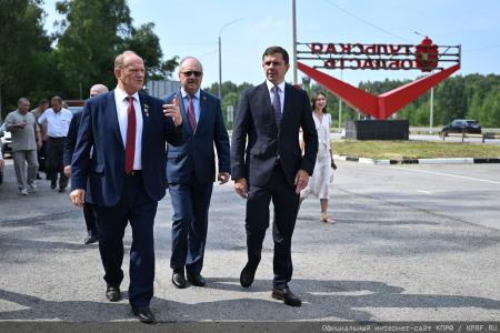 Геннадий Зюганов посетил музей-усадьбу Спасское-Лутовиново