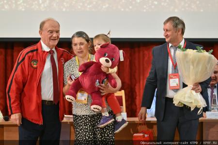 Геннадий Зюганов: Пчеловодство - самое удивительное и любимое занятие