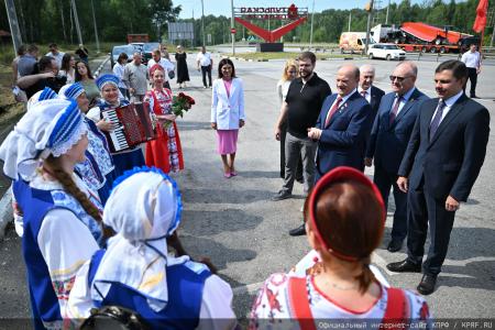 Геннадий Зюганов посетил музей-усадьбу Спасское-Лутовиново