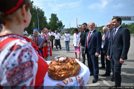 Геннадий Зюганов посетил музей-усадьбу Спасское-Лутовиново