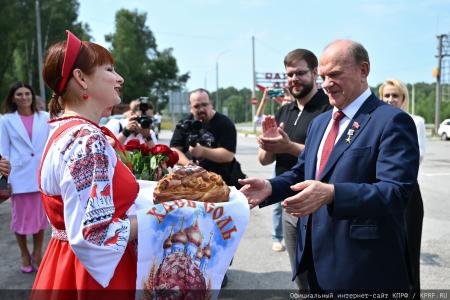 Геннадий Зюганов посетил музей-усадьбу Спасское-Лутовиново