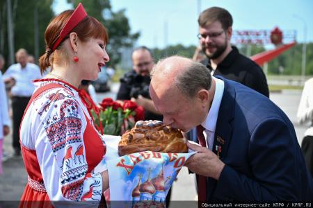 Геннадий Зюганов посетил музей-усадьбу Спасское-Лутовиново