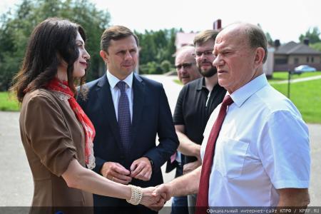 Геннадий Зюганов посетил музей-усадьбу Спасское-Лутовиново