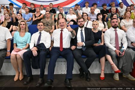 Геннадий Зюганов: Мы — народ победы!
