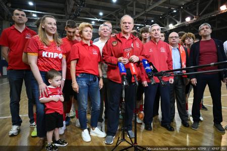 Геннадий Зюганов принял участие в открытии Всероссийского турнира по мини-футболу «Таланты России»