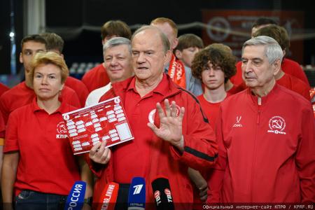 Геннадий Зюганов принял участие в открытии Всероссийского турнира по мини-футболу «Таланты России»