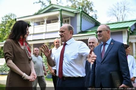 Геннадий Зюганов посетил музей-усадьбу Спасское-Лутовиново