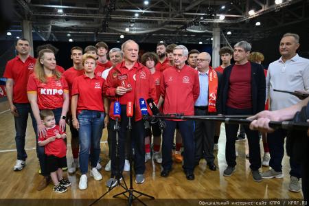 Геннадий Зюганов принял участие в открытии Всероссийского турнира по мини-футболу «Таланты России»