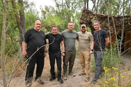 Айрат Гибатдинов в ходе рабочей поездки в Запорожскую область посетил Мелитопольский университет и подразделения ВДВ