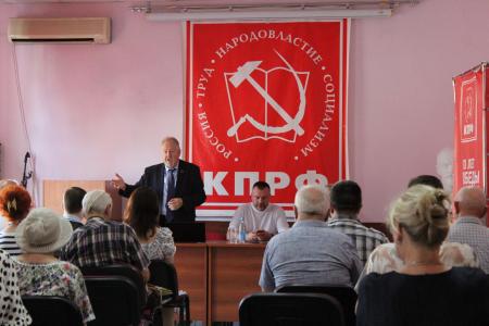 Отчеты депутата Госдумы Сергея Обухова перед избирателями Белгородчины: Государство обязано защищать человека: от осколка, от прорванной трубы, от роста цен, от чиновничьей волокиты