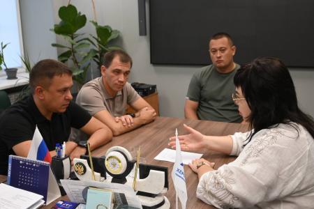 Сенатор Айрат Гибатдинов проверил ход приёмной кампании в вузах Херсонской и Запорожской областей