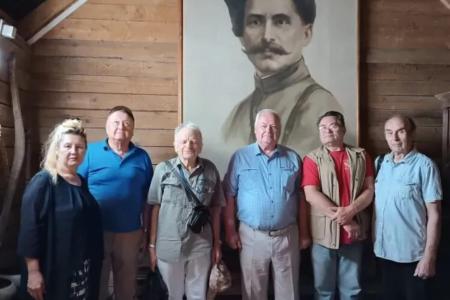 Саратовская область. Представители Балаковского местного отделения КПРФ и Союза Советских Офицеров почтили память В.И. Чапаева