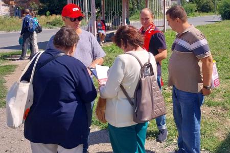 Саратовская область. Балаковские коммунисты продолжают проведение голосования по Народному референдуму на городских улицах