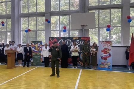 В добрый путь, будущее России: Московский областной комитет КПРФ провел масштабную акцию поддержки школьников и педагогов в День знаний