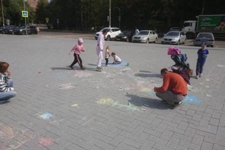В добрый путь, будущее России: Московский областной комитет КПРФ провел масштабную акцию поддержки школьников и педагогов в День знаний