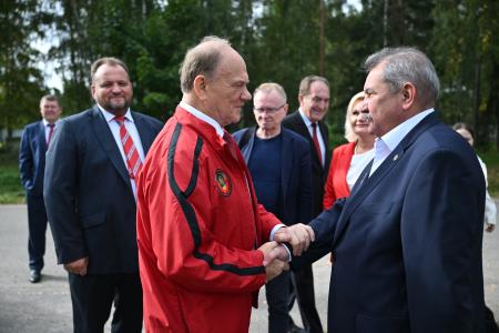 Геннадий Зюганов посетил Центральный музей ВВС в подмосковном Монино