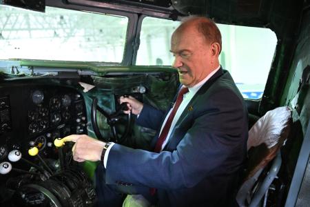 Геннадий Зюганов посетил Центральный музей ВВС в подмосковном Монино