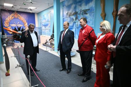 Геннадий Зюганов посетил Центральный музей ВВС в подмосковном Монино