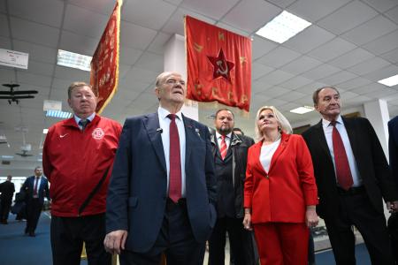 Геннадий Зюганов посетил Центральный музей ВВС в подмосковном Монино