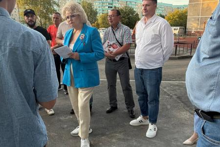 «Ирония судьбы» по-оренбургски: Нина Останина и команда КПРФ встали на защиту новосёлов, обманутых застройщиком с заграничными корнями