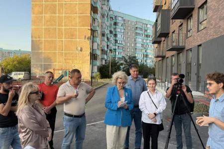 «Ирония судьбы» по-оренбургски: Нина Останина и команда КПРФ встали на защиту новосёлов, обманутых застройщиком с заграничными корнями