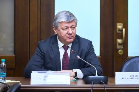 Геннадий Зюганов и Дмитрий Новиков встретились с наблюдателями на выборах в Госдуму из стран ОДКБ
