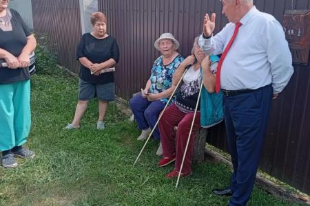 Слушать людей, решать проблемы: рабочий день первого секретаря Тамбовского обкома КПРФ А.И. Жидкова