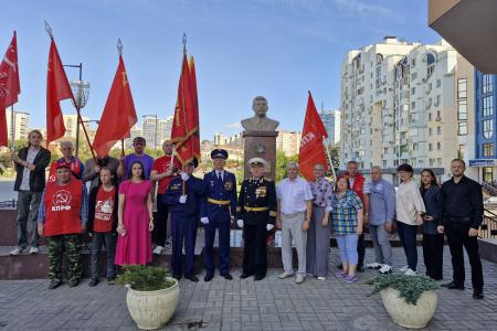 В Липецке коммунисты приняли участие в торжественной церемонии, посвященной Дню Победы над милитаристской Японией и окончания Второй мировой войны