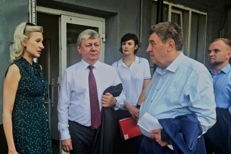 Дмитрий Новиков посетил Ставропольский краевой диагностический центр и концерн «ЭСКОМ»