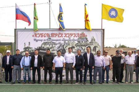 Глава коммунистов Калмыкии Николай Нуров принял участие в спортивном празднике «Кубок трех Хурулов»
