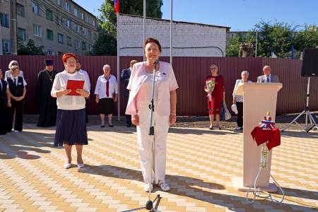 Депутаты-коммунисты поздравили школьников Волгоградской области с Днем знаний